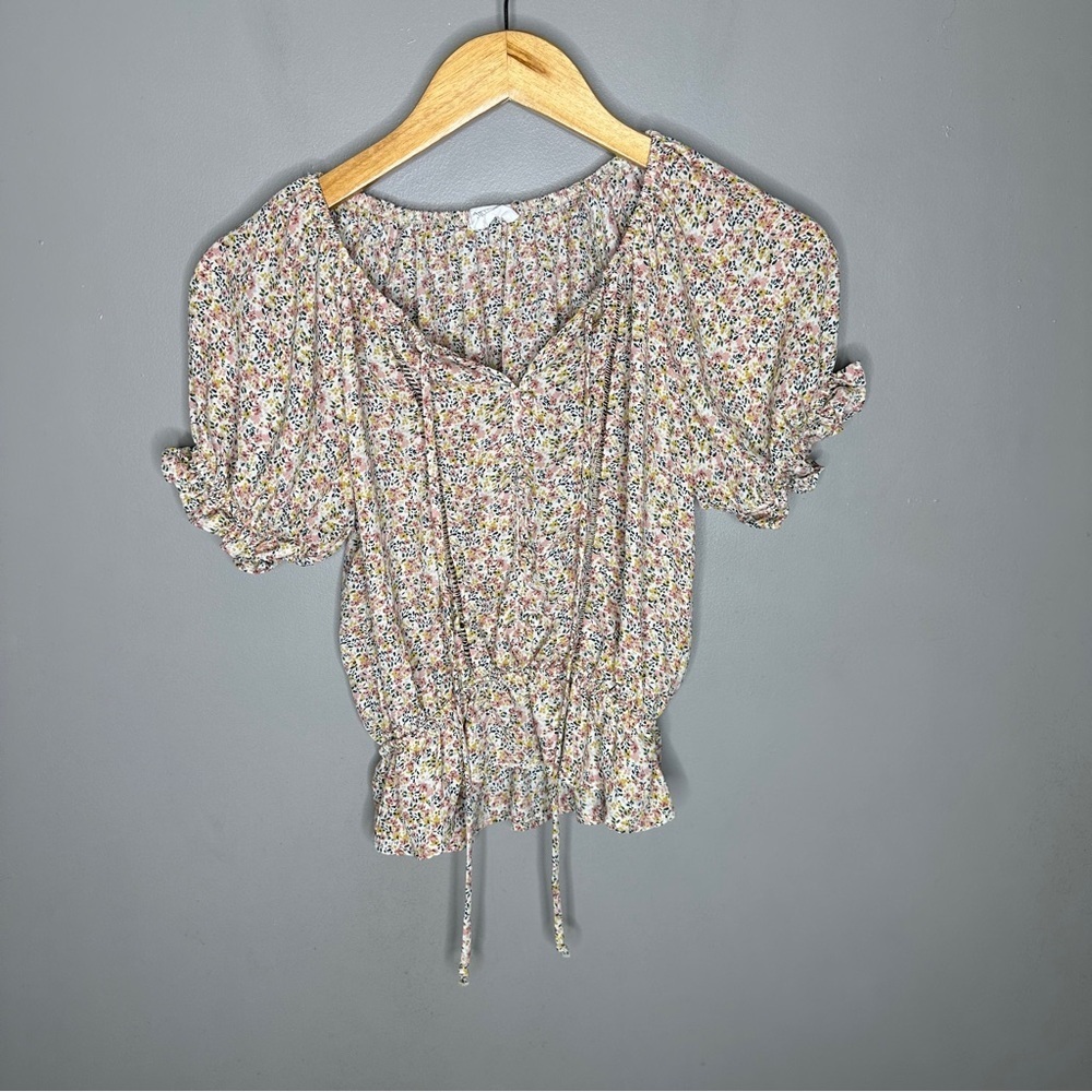 Sienna Sky floral cropped blouse - Picture 1 of 5
